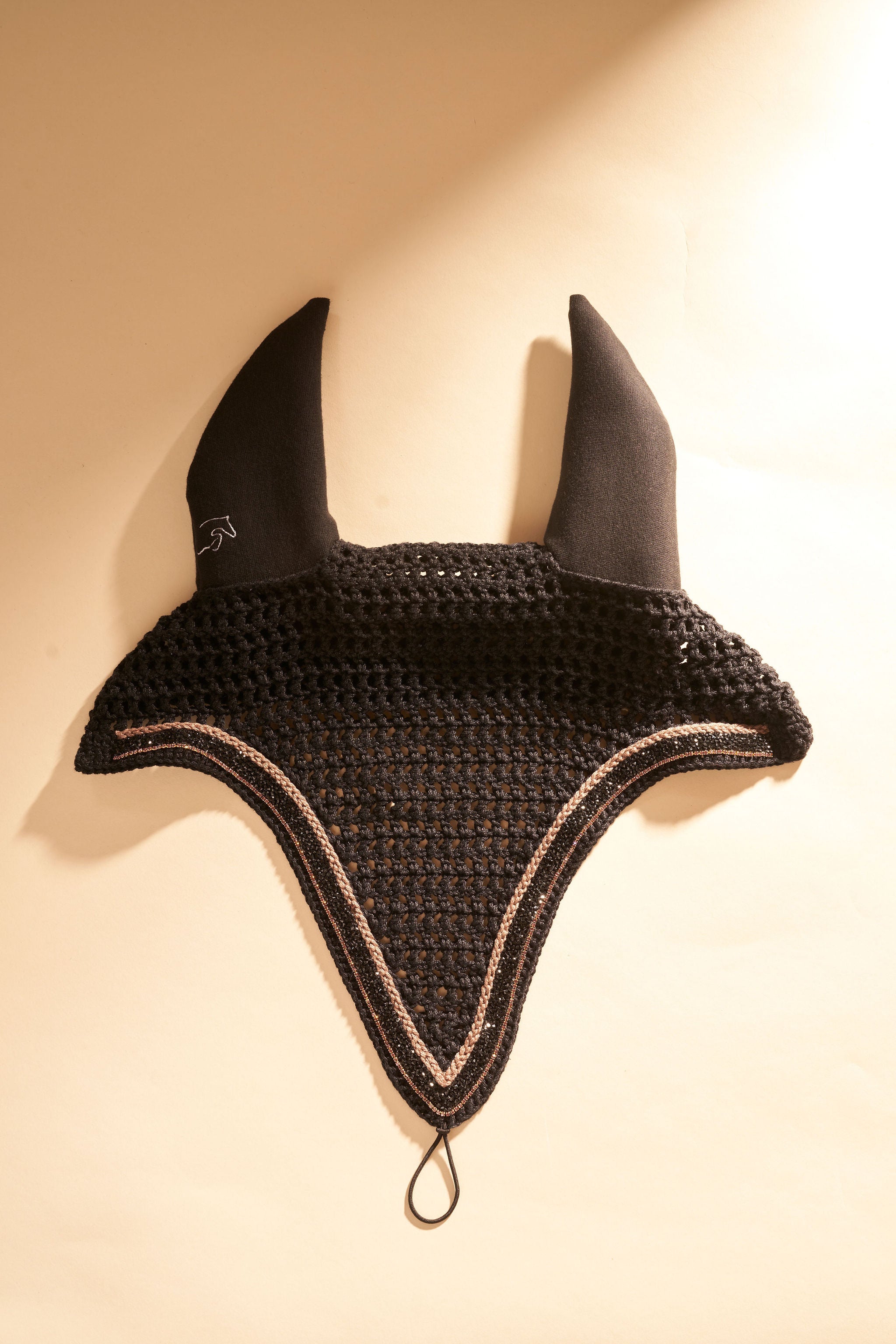 Tie Down Bonnet